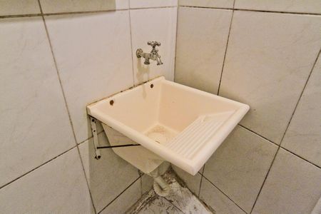 Kitnet 1 - banheiro de casa à venda com 1 quarto, 300m² em Vila Zat, São Paulo