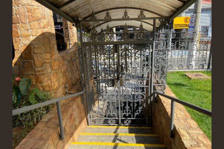 Apartamento à venda com 126m², 4 quartos e 2 vagasFachada e portaria