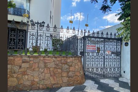 Apartamento à venda com 126m², 4 quartos e 2 vagasFachada - Placa