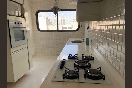 Apartamento à venda com 126m², 4 quartos e 2 vagasCozinha