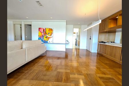 Apartamento à venda com 111m², 2 quartos e 2 vagasSala