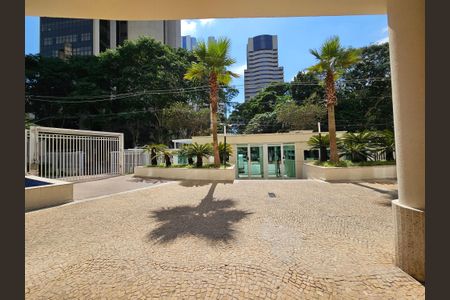 Apartamento à venda com 111m², 2 quartos e 2 vagasEntrada