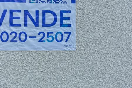 Casa de condomínio à venda com 65m², 2 quartos e 2 vagasFachada