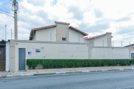 Casa de condomínio à venda com 65m², 2 quartos e 2 vagasFachada