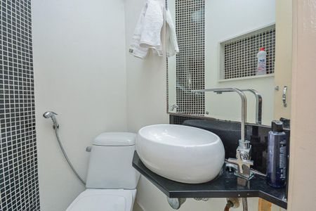 Casa de condomínio à venda com 65m², 2 quartos e 2 vagasLavabo