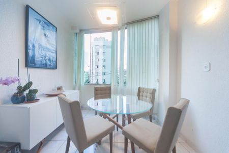 Apartamento à venda com 60m², 2 quartos e 1 vagaSala de Jantar