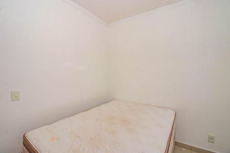 Quarto 1 de apartamento para alugar com 2 quartos, 43m² em Jardim Dona Leopoldina, Porto Alegre