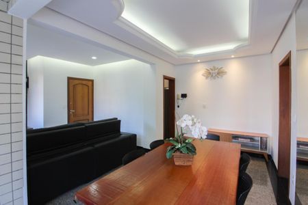 Apartamento à venda com 241m², 4 quartos e 3 vagasSala de Jantar