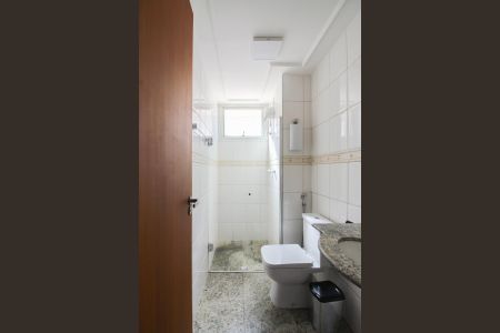 Apartamento à venda com 241m², 4 quartos e 3 vagasBanheiro Social