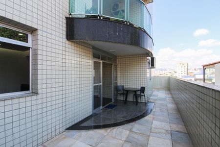 Apartamento à venda com 241m², 4 quartos e 3 vagasÁrea Privativa - Varanda 
