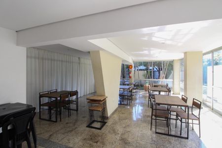 Apartamento à venda com 241m², 4 quartos e 3 vagasÁrea comum - Salão de festas