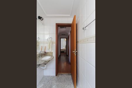 Apartamento à venda com 241m², 4 quartos e 3 vagasBanheiro Social