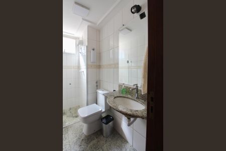 Apartamento à venda com 241m², 4 quartos e 3 vagasBanheiro Social