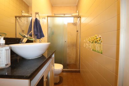 Casa à venda com 235m², 3 quartos e 2 vagasBanheiro 1