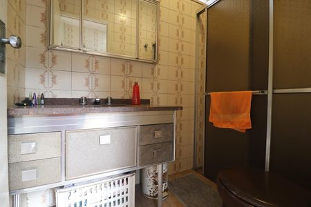 Casa à venda com 235m², 3 quartos e 2 vagasBanheiro 2