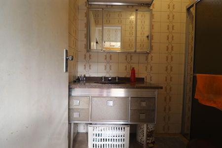 Casa à venda com 235m², 3 quartos e 2 vagasBanheiro 2