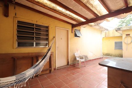 Casa à venda com 235m², 3 quartos e 2 vagasChurrasqueira