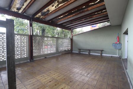Casa à venda com 235m², 3 quartos e 2 vagasVaranda
