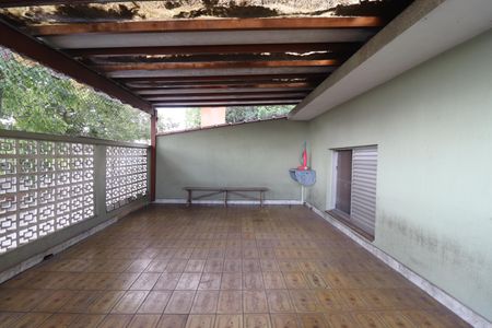 Casa à venda com 235m², 3 quartos e 2 vagasVaranda