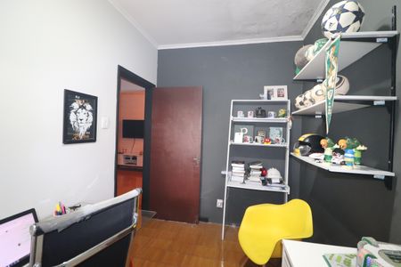 Casa à venda com 235m², 3 quartos e 2 vagasQuarto 2
