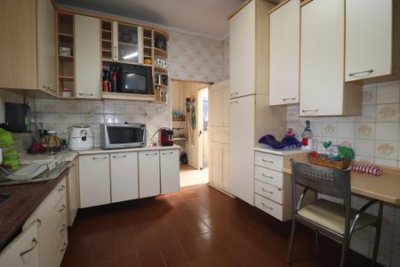 Casa à venda com 235m², 3 quartos e 2 vagasCozinha