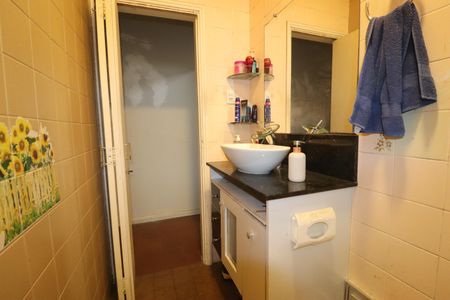 Casa à venda com 235m², 3 quartos e 2 vagasBanheiro 1