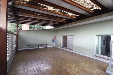 Casa à venda com 235m², 3 quartos e 2 vagasVaranda