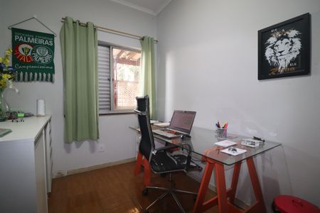 Casa à venda com 235m², 3 quartos e 2 vagasQuarto 2