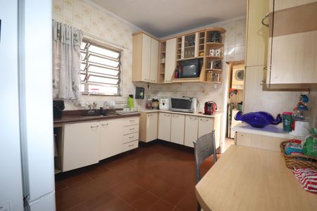 Casa à venda com 235m², 3 quartos e 2 vagasCozinha
