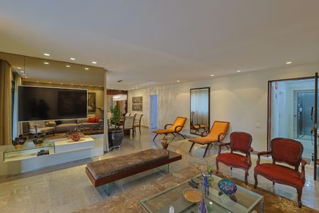 Apartamento à venda com 4 quartos, 168m² em Belvedere, Belo Horizonte