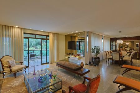 Apartamento à venda com 4 quartos, 168m² em Belvedere, Belo Horizonte