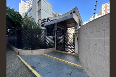 Apartamento para alugar com 62m², 2 quartos e 1 vaga Apartamento para alugar com 62m², 2 quartos e 1 vagaFachada