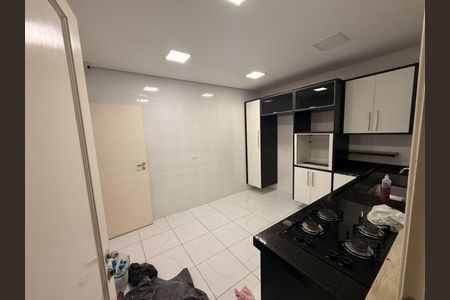 Casa para alugar com 110m², 2 quartos e 2 vagasCozinha