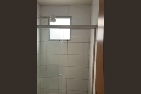 Banheiro de casa para alugar com 2 quartos, 40m² em Pedra Azul, Contagem