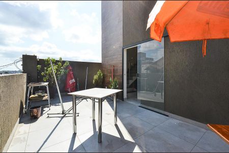 Casa à venda com 300m², 3 quartos e 6 vagas