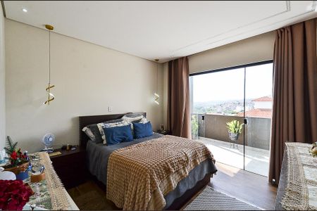 Casa à venda com 300m², 3 quartos e 6 vagas