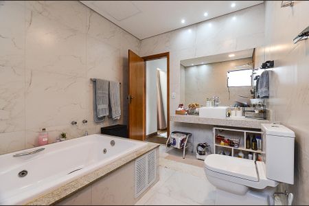 Casa à venda com 300m², 3 quartos e 6 vagas