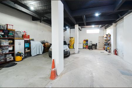 Casa à venda com 300m², 3 quartos e 6 vagas