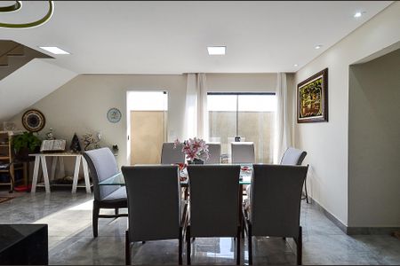 Casa à venda com 300m², 3 quartos e 6 vagas