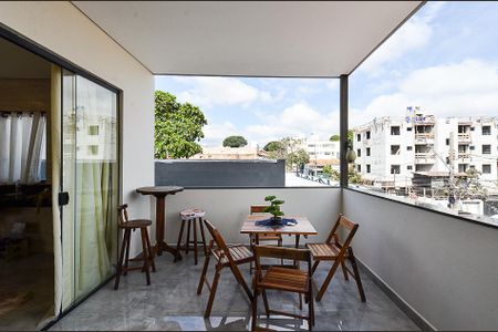 Casa à venda com 300m², 3 quartos e 6 vagas