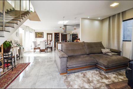 Casa à venda com 300m², 3 quartos e 6 vagas