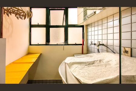 Apartamento à venda com 64m², 2 quartos e 1 vagaÁrea de Serviço