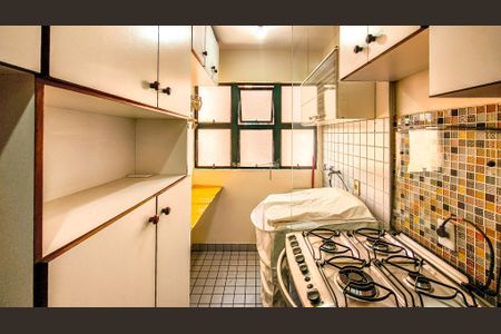 Apartamento à venda com 64m², 2 quartos e 1 vagaÁrea de Serviço
