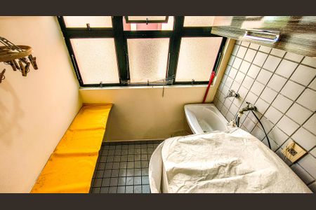 Apartamento à venda com 64m², 2 quartos e 1 vagaÁrea de Serviço