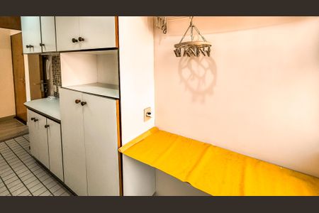 Apartamento à venda com 64m², 2 quartos e 1 vagaÁrea de Serviço