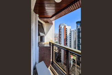 Apartamento à venda com 160m², 3 quartos e 2 vagasVaranda da Suíte 2