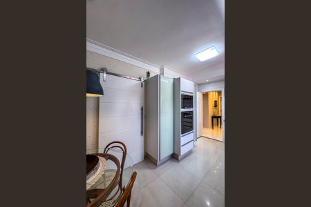 Apartamento à venda com 160m², 3 quartos e 2 vagasCozinha