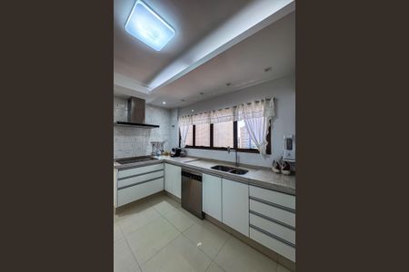 Apartamento à venda com 160m², 3 quartos e 2 vagasCozinha