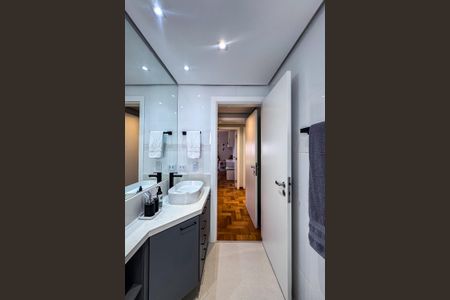 Apartamento à venda com 160m², 3 quartos e 2 vagasBanheiro da Suíte 2