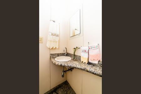 Apartamento para alugar com 180m², 4 quartos e 2 vagas Apartamento para alugar com 180m², 4 quartos e 2 vagasLavabo
